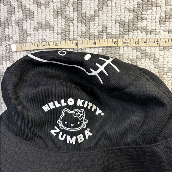 Hello Kitty X Zumba Bundle- Crossbody, Bucket Hat, Tote - Picture 11 of 12